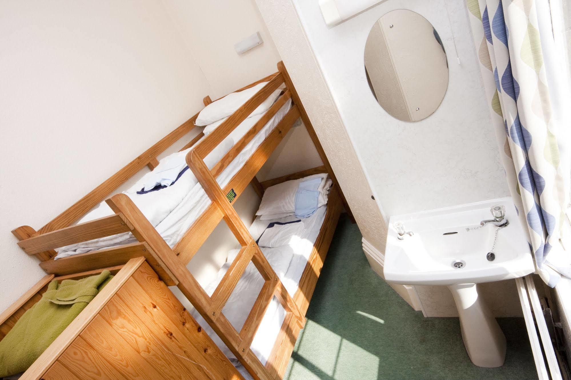 Yha Eyam Hostel Εξωτερικό φωτογραφία