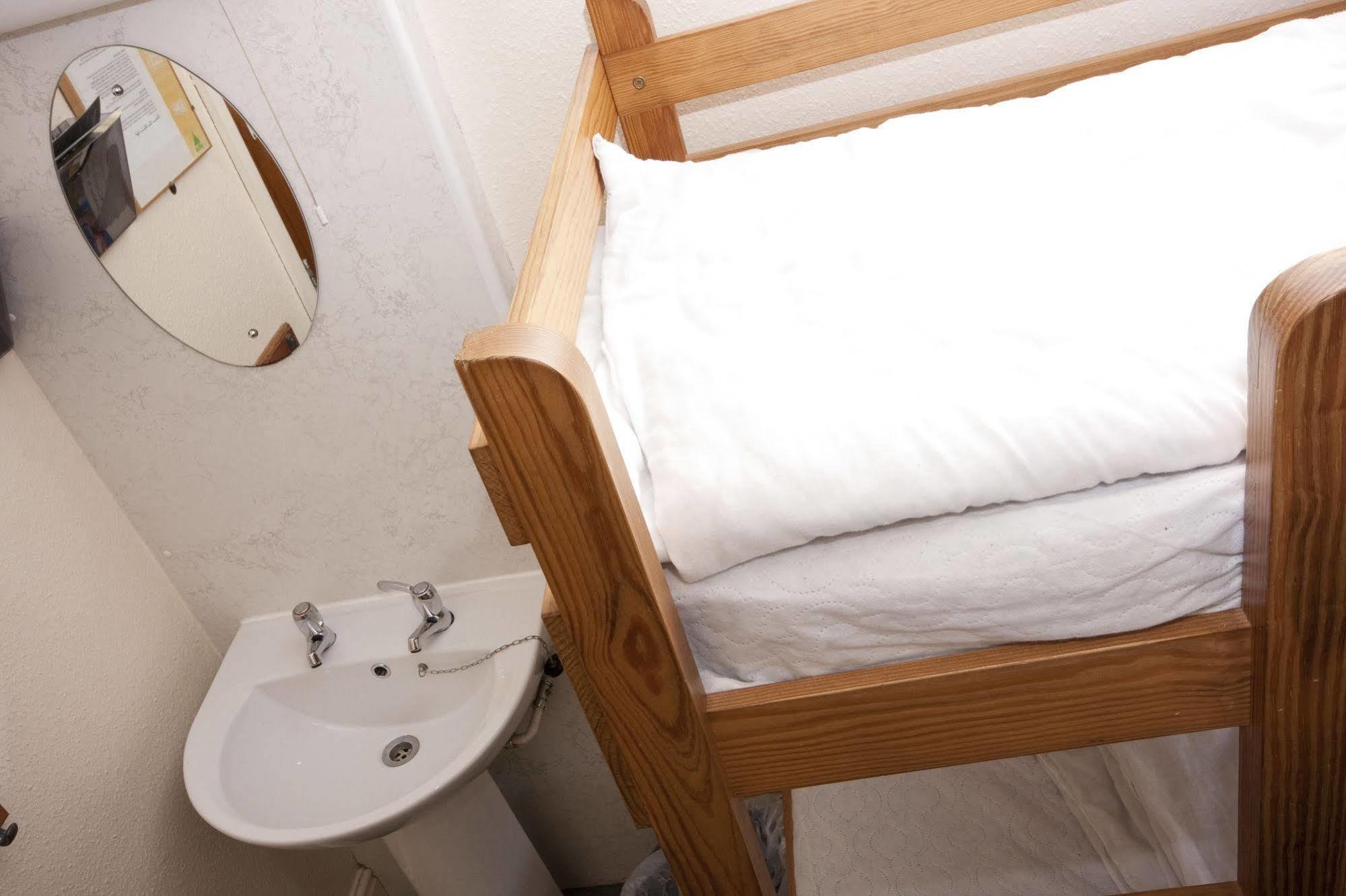 Yha Eyam Hostel Εξωτερικό φωτογραφία